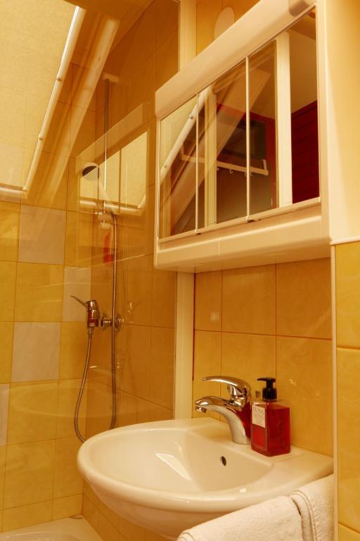Pod Orehi Guest House Loče pri Poljčanah Zimmer foto