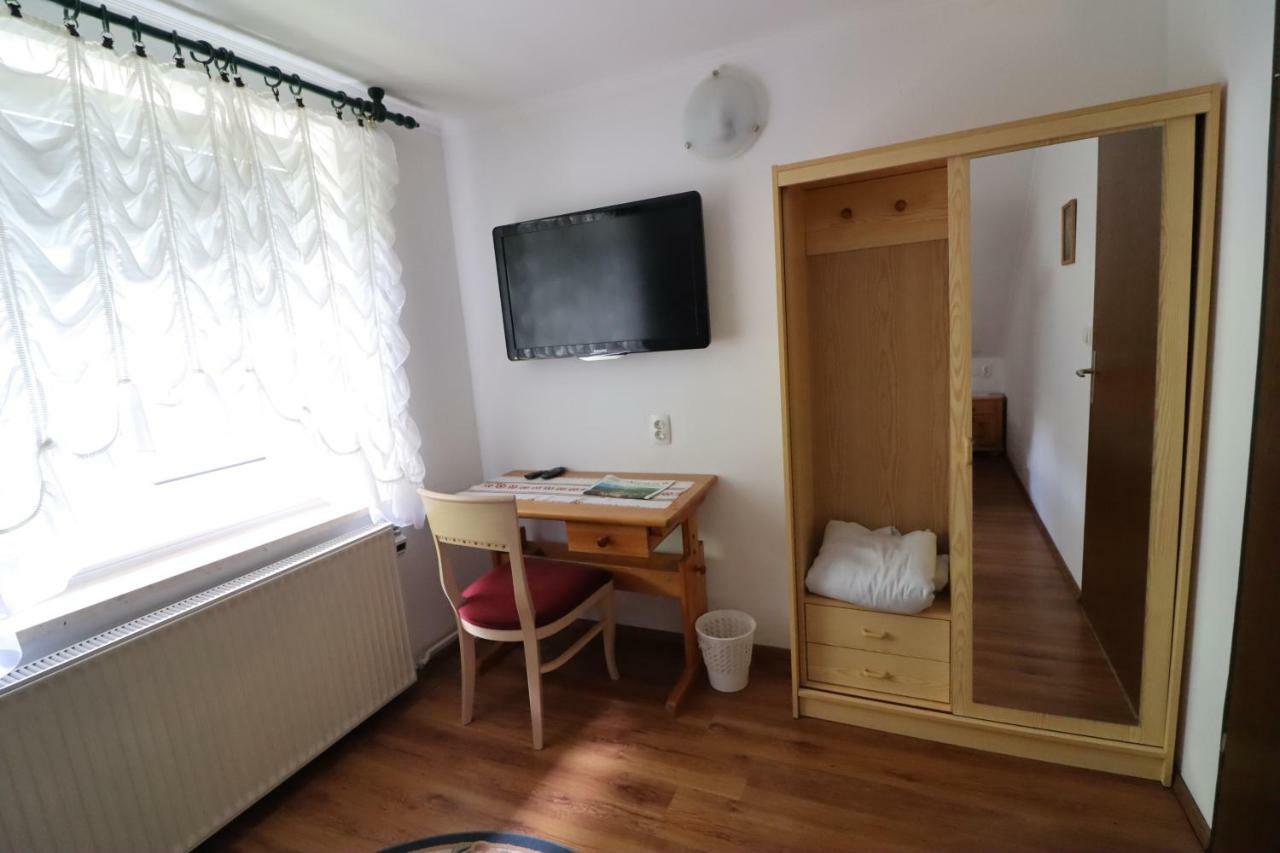 Pod Orehi Guest House Loče pri Poljčanah Exterior foto